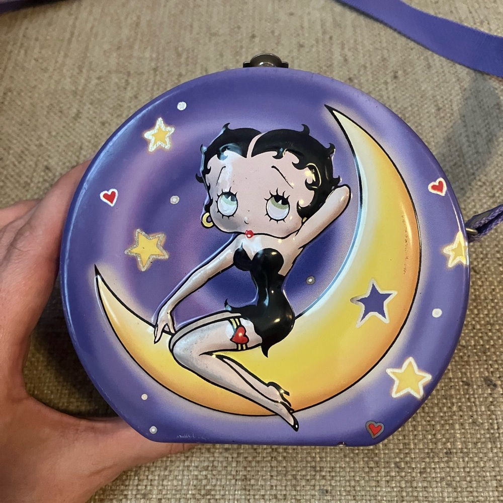 Vintage 2001 Betty boop tin bag - Picture 2 of 5